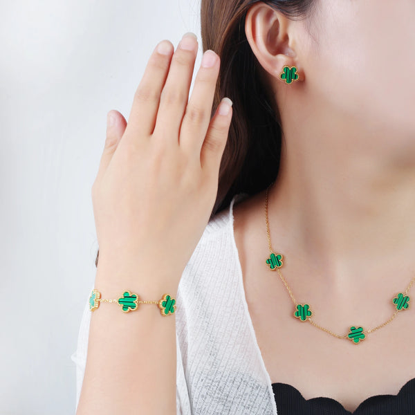 Conjunto de Joias Femininas — Colar, Brincos e Pulseira Flor de Trevo 🌸✨